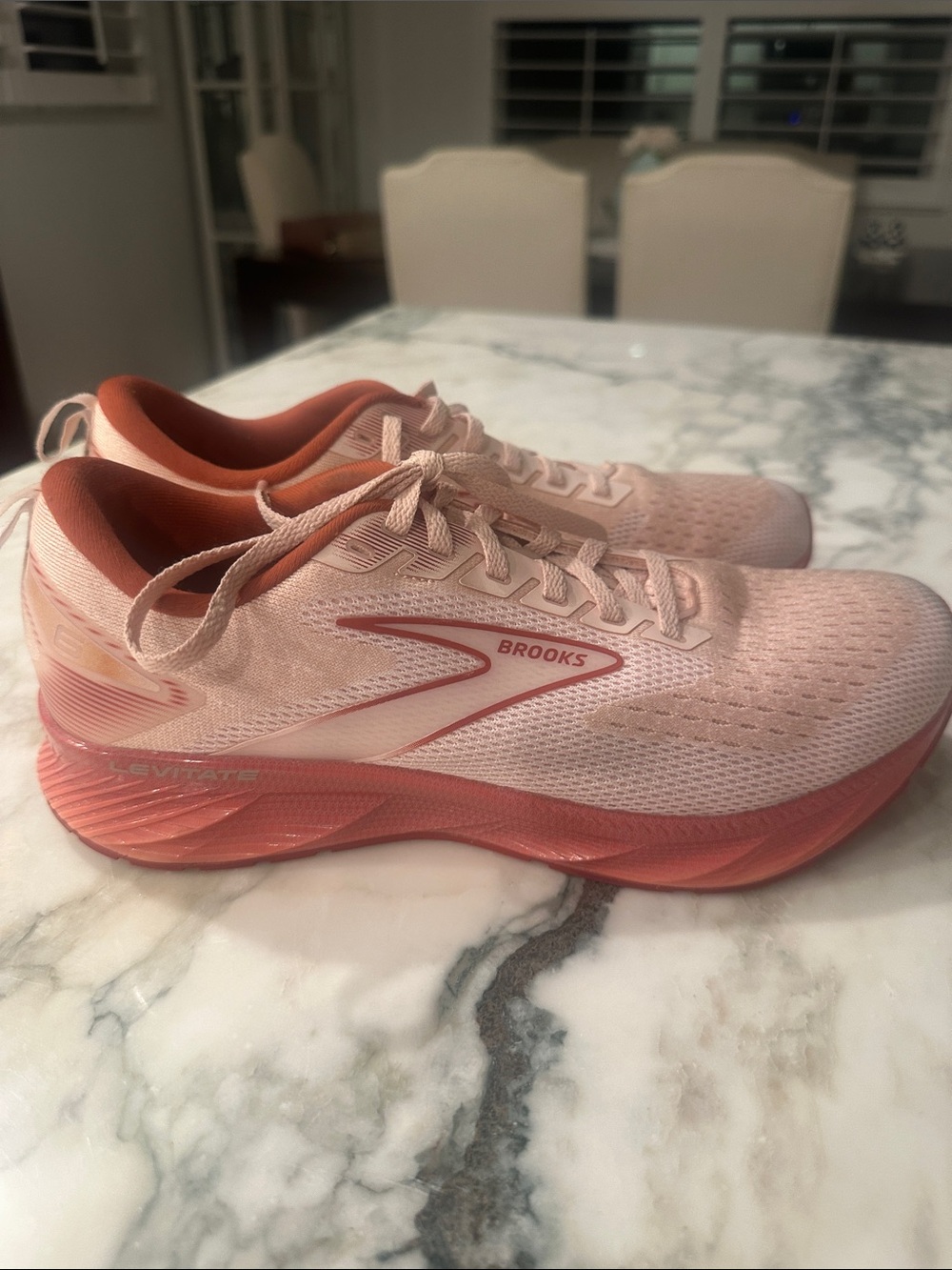 Brooks Women’s Levitate Running Shoes Size 9.5 light pink/peach - Picture 9 of 9